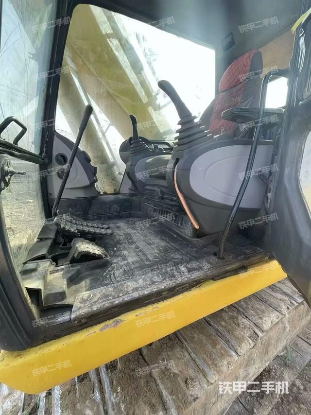 驾驶室整体（整机外观）