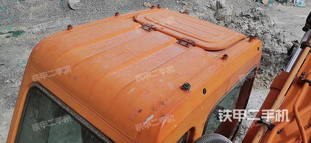 驾驶室顶部（整机外观）