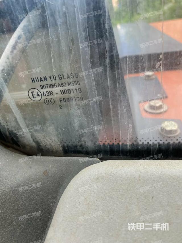 后窗玻璃角标（驾驶室部分）