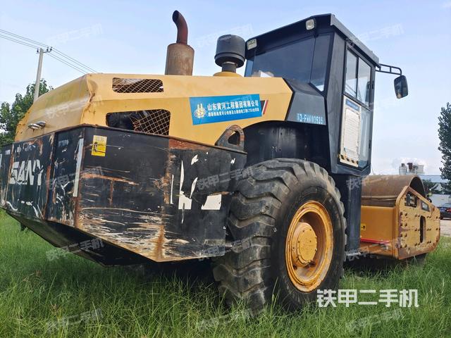 右后45°（压路机整机外观）