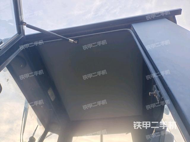 驾驶室外顶全景（压路机驾驶室）