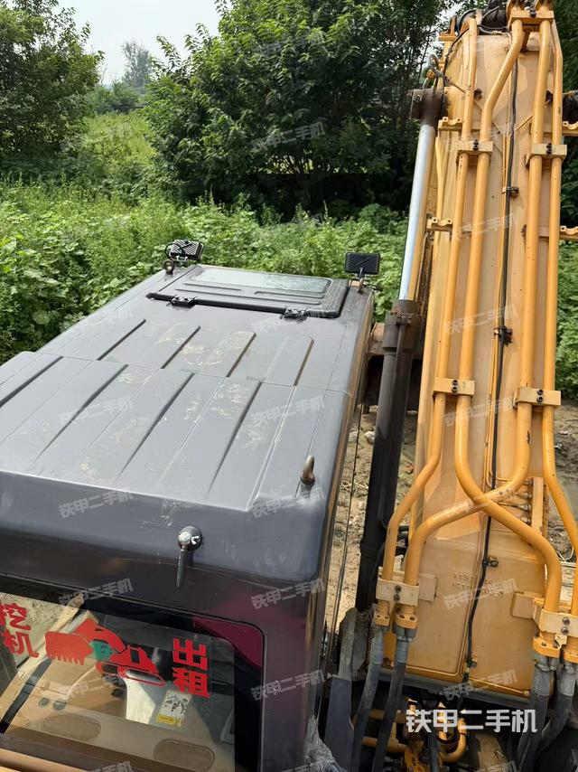 驾驶室顶部（整机外观）