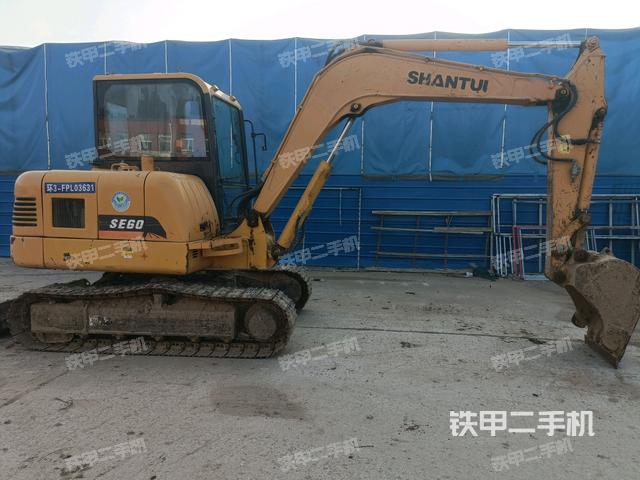 整機右后45°（整機外觀）