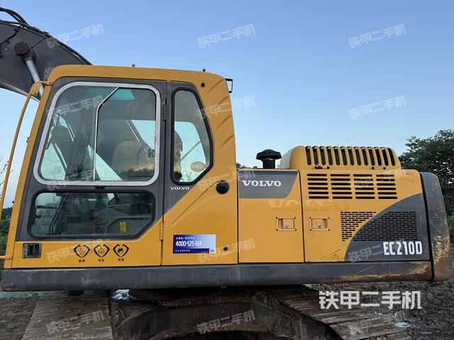 駕駛室整體（整機外觀）