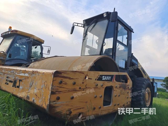 三一重工SSR220AC-8全液压压路机