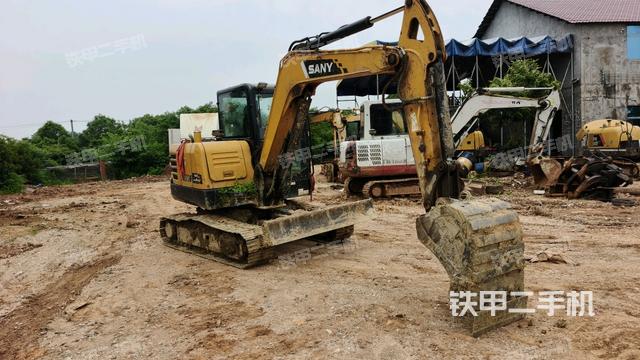 右前45(整機(jī)外觀) 右前45(整機(jī)外觀)