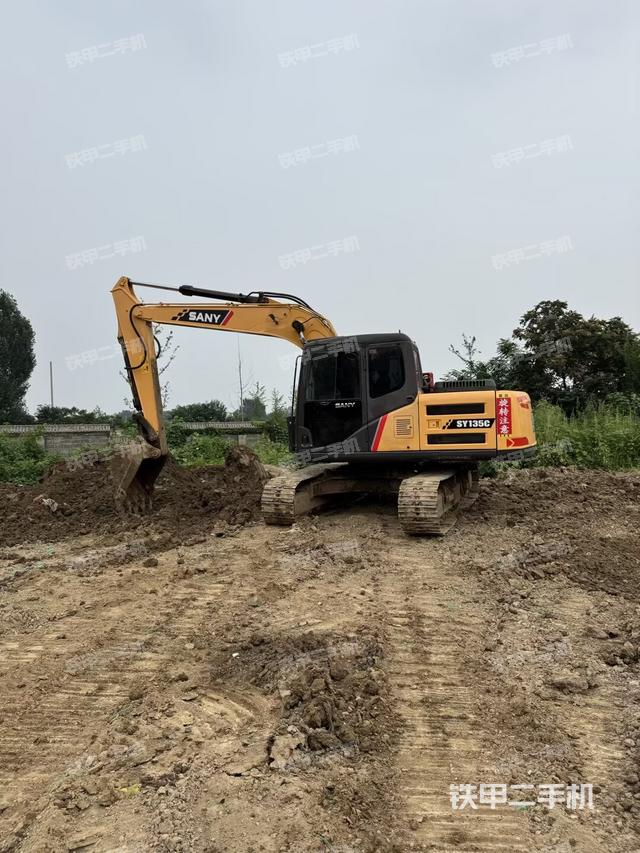 三一重工SY135C挖掘機