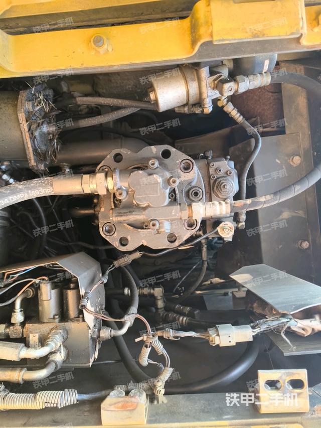 液压泵斜45 左（大件舱室）