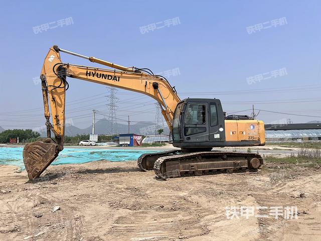 现代R225LC-7挖掘机