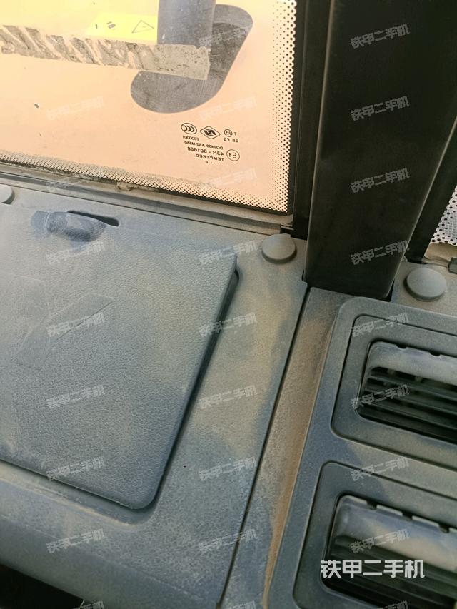 后窗玻璃角標(biāo)（駕駛室部分）