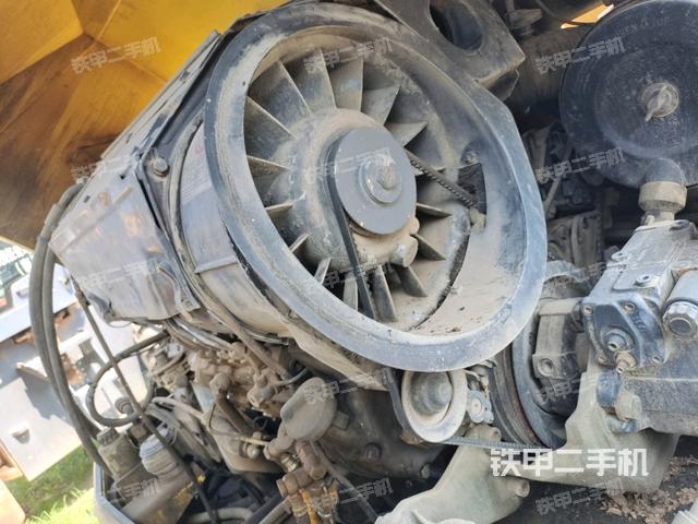 柴油泵全景（压路机发动机舱）