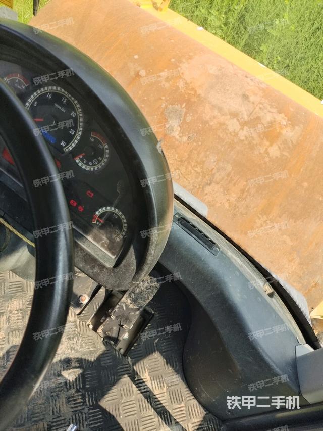 操作把手（壓路機駕駛室）