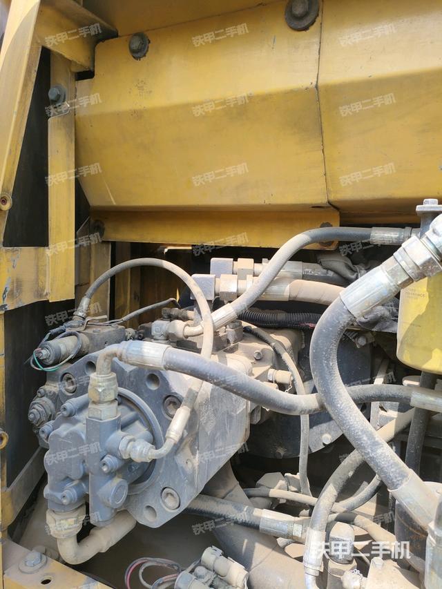 液压泵斜45 左（大件舱室）