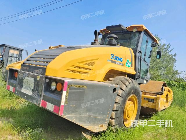 右后45°（壓路機整機外觀）