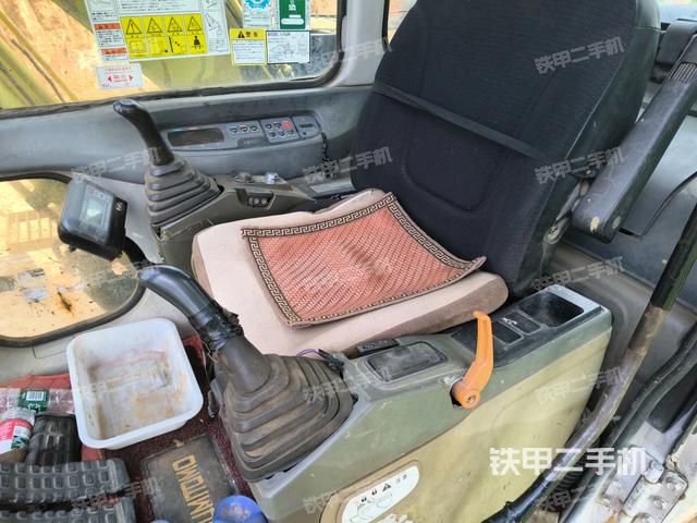 右侧玻璃角标（驾驶室部分）