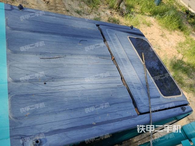 駕駛室頂部（整機外觀）