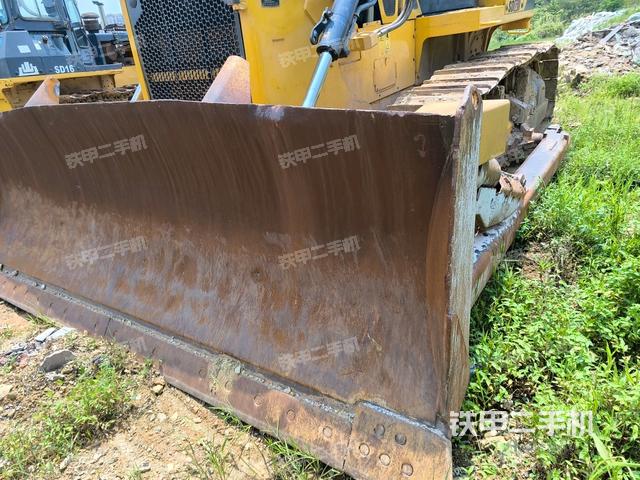 設(shè)備正前全景（推土機(jī)整車外觀）