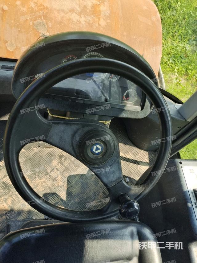 后玻璃角標（壓路機駕駛室）