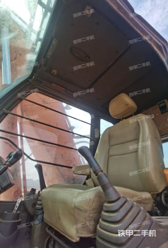 座椅后部（驾驶室部分）