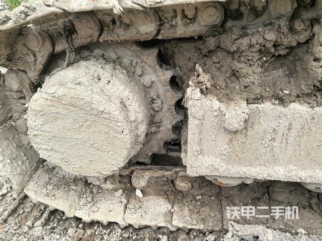 右驱动轮（行走机构）