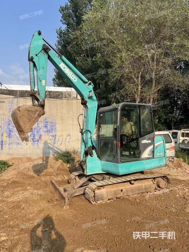 驾驶室整体（整机外观）