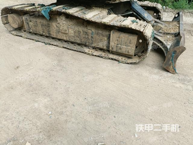 右側(cè)履帶整體?（行走機(jī)構(gòu)）