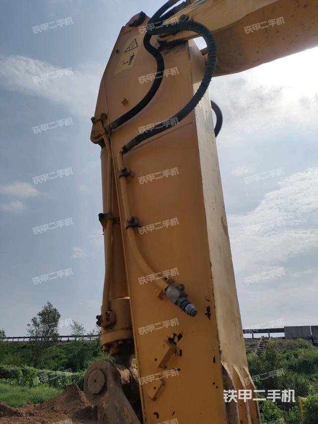 小臂整体左后（工作和回转装置）