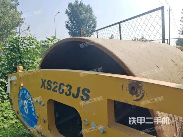 正后側(cè)（壓路機(jī)前后車架）
