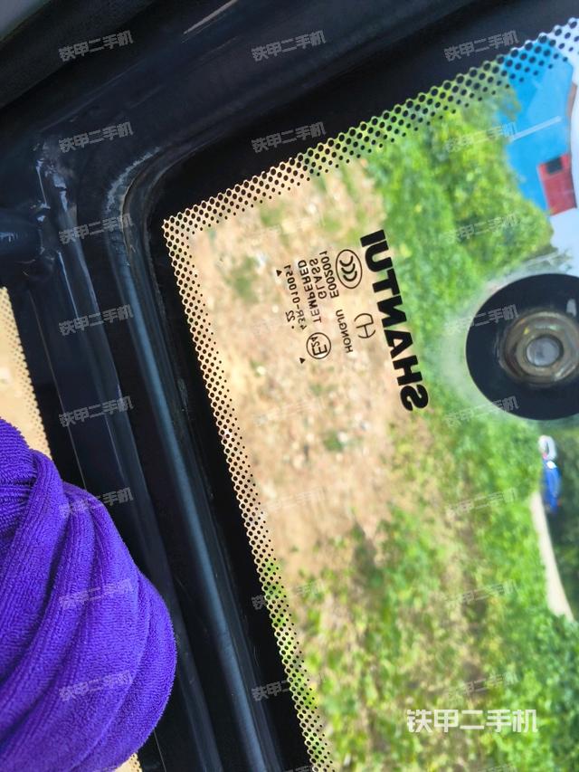 后玻璃角标（压路机驾驶室）