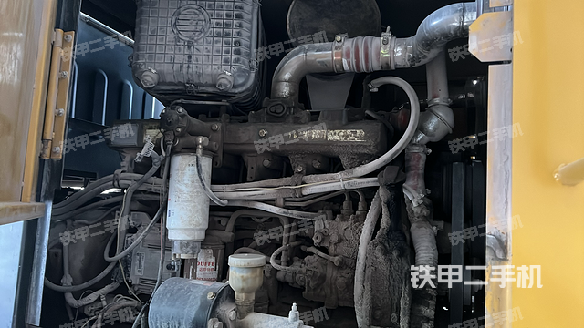 发动机左侧（整机外观及大件）