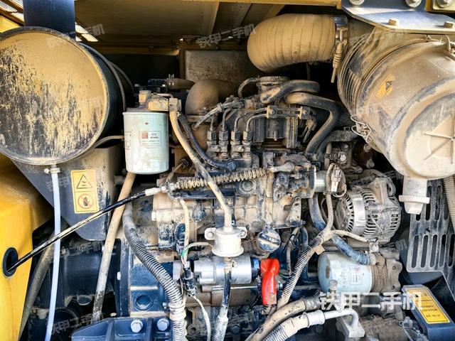 发动机室（上车部件）