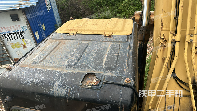 驾驶室顶部（整机外观）