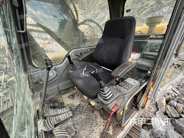 驾驶室整体（整机外观）