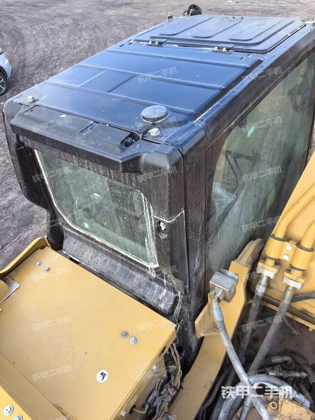 駕駛室頂部（整機(jī)外觀）