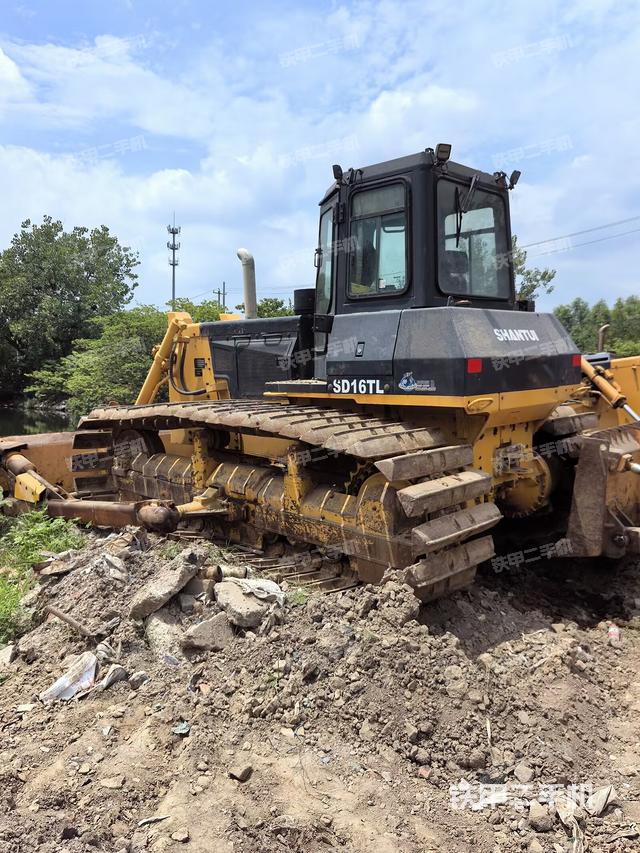 整机右后45°（设备外观及核心部件）