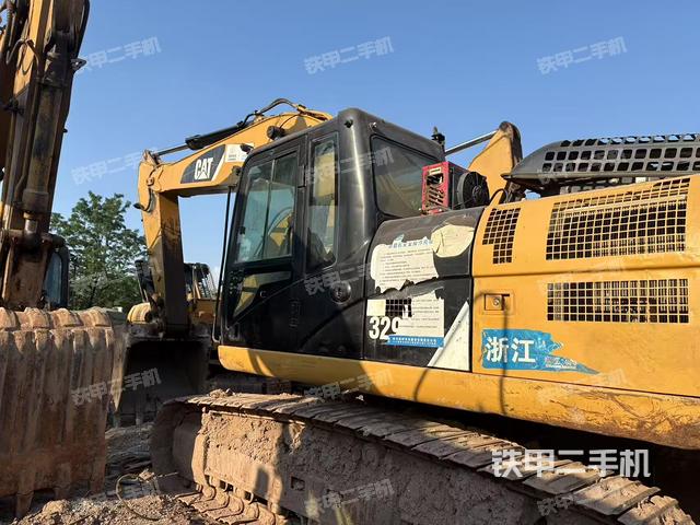 卡特彼勒329D挖掘机