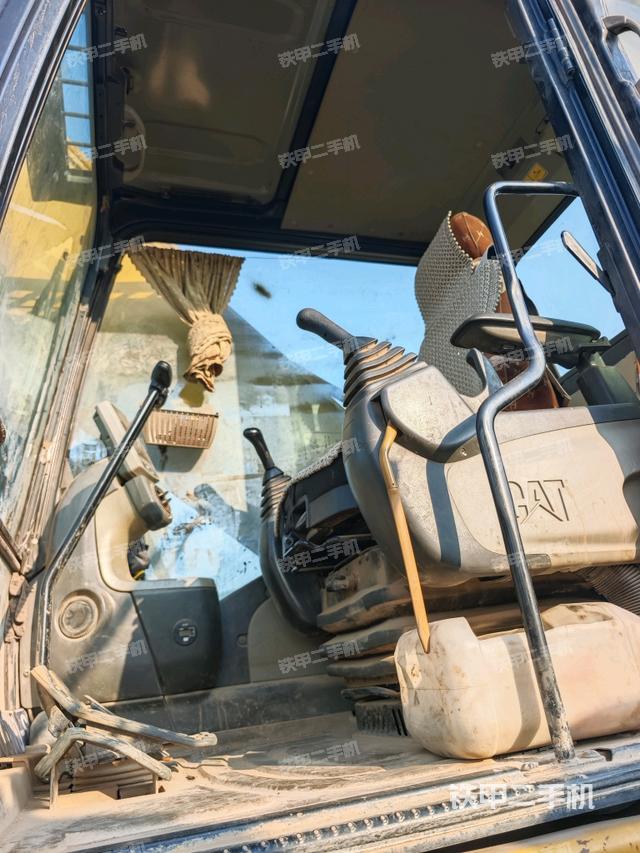 驾驶室整体（整机外观）