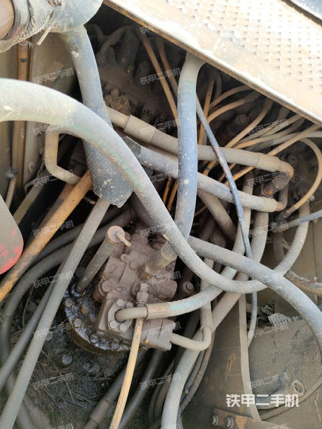 回轉(zhuǎn)馬達(dá)（上車部件）