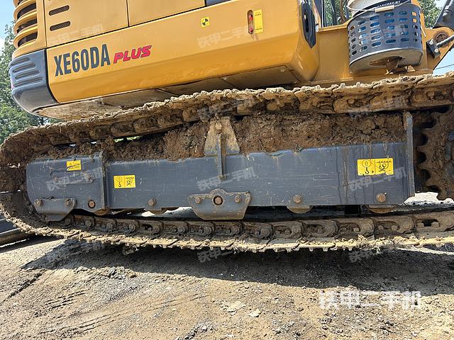 单侧履带整体（整机外观）