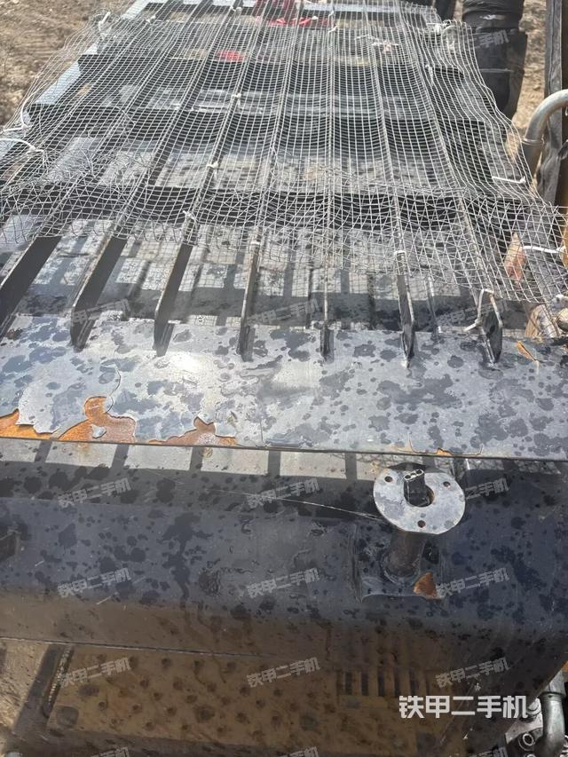 駕駛室頂部俯視（上車部件）