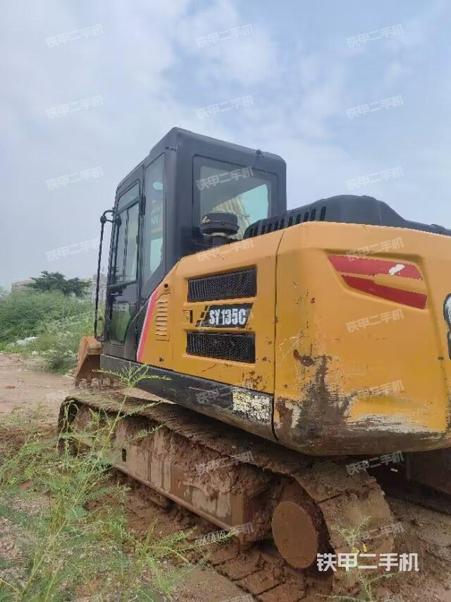 三一重工SY135C挖掘机