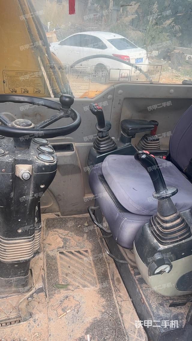 驾驶室整体（整机外观）