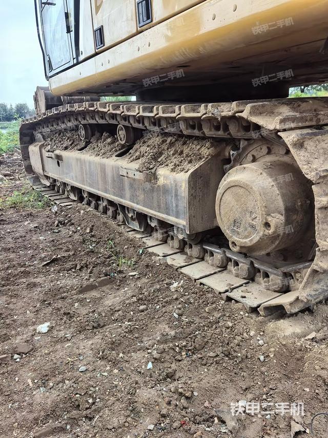 單側(cè)履帶整體（整機(jī)外觀）