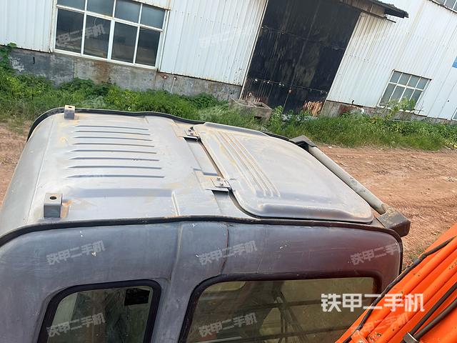 駕駛室頂部（整機(jī)外觀）