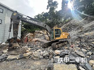 沃尔沃EC210B挖掘机实拍图片