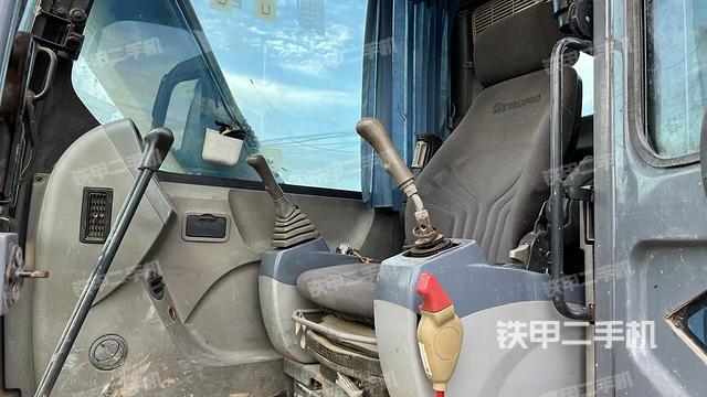 驾驶室整体（整机外观）