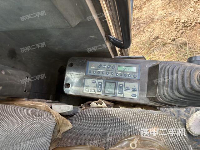 座椅左侧控制台/音响/含左手柄（驾驶室部分）