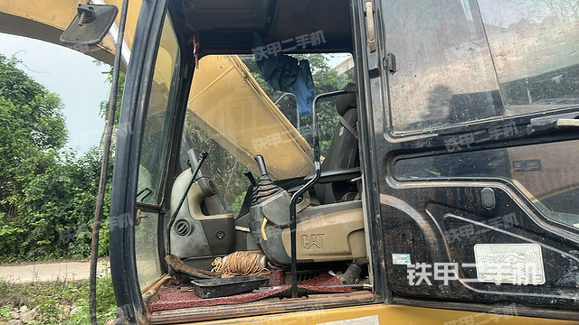 驾驶室整体（整机外观）