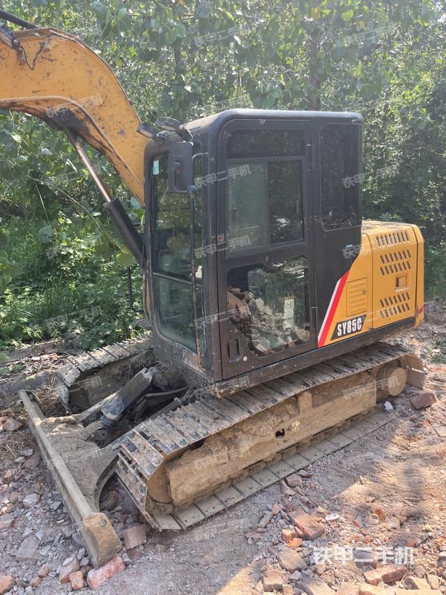 駕駛室整體（整機(jī)外觀）