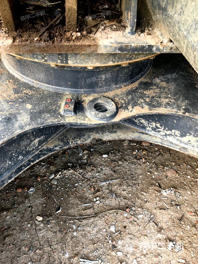 转盘和下车架正前（工作和回转装置）